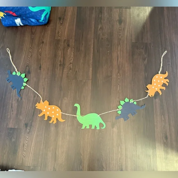 Colorful Dinosaur Print Quilt Set - Picture 2 of 4